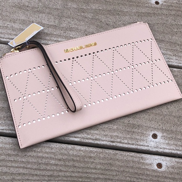 NWT Michael Kors perforated zip wristlet - Picture 1 of 6